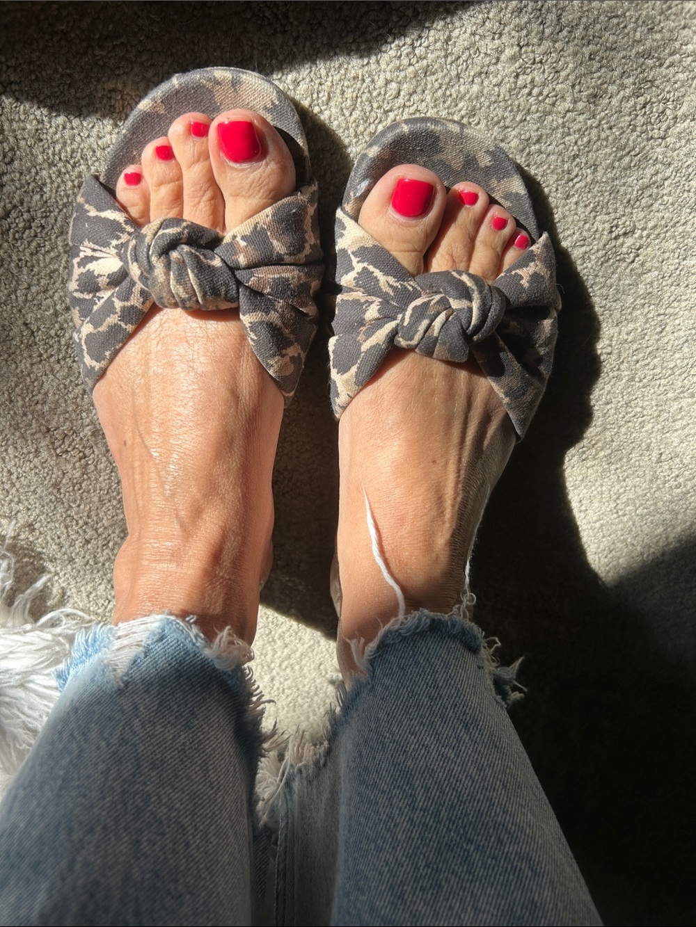 Veronica Beard Etra Knot Leopard-Print Canvas Slide 6 - Picture 8 of 9